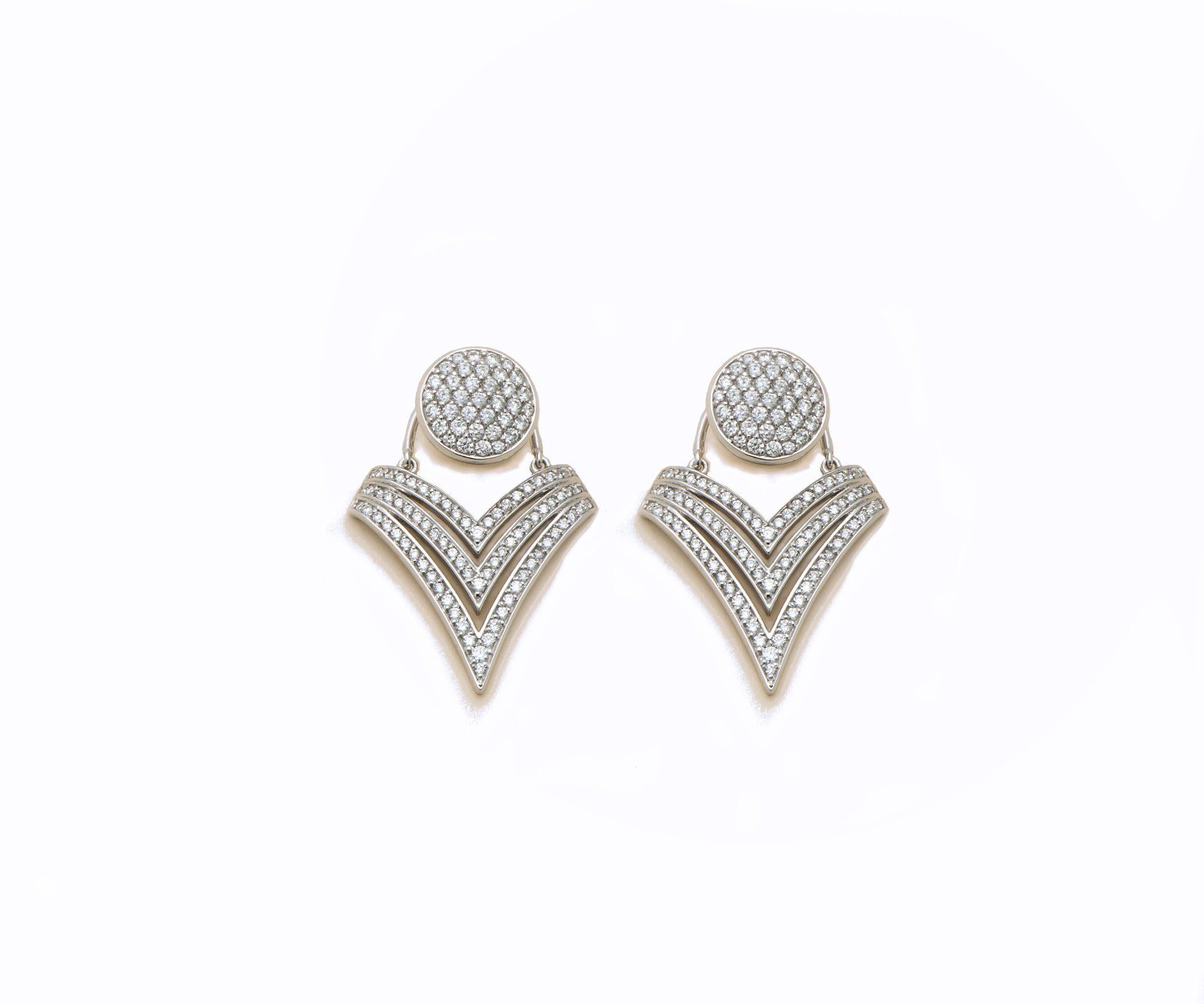 Fan-shaped diamond drop earrings in white gold