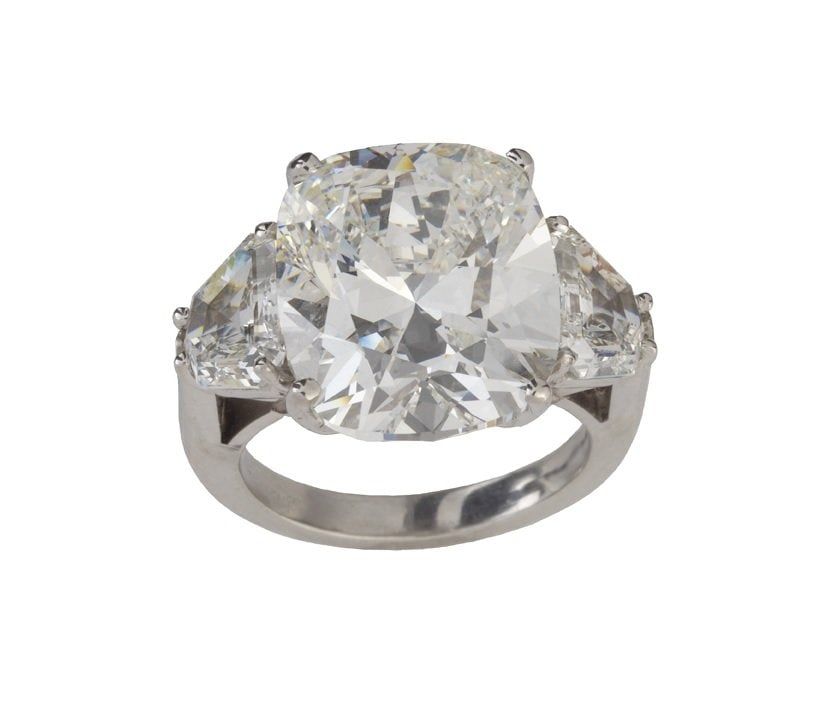 A round brilliant diamond solitaire in a platinum setting